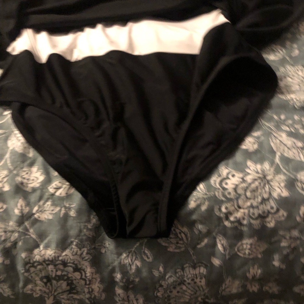 NWT Lands End Black & White Zip Front Swim Dress - Picture 4 of 10